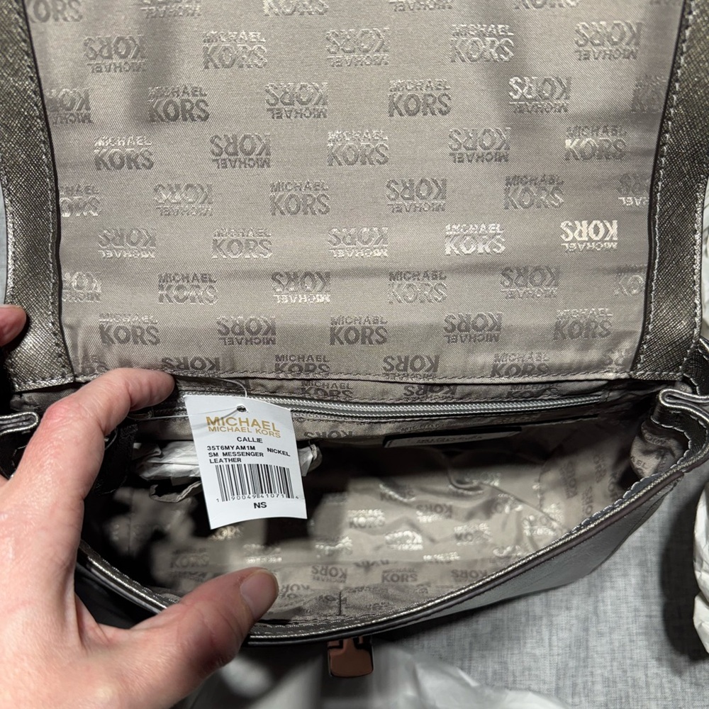 Michael Kors Callie Small Messenger Leather Bag with Shoulder Strap - Picture 7 of 12